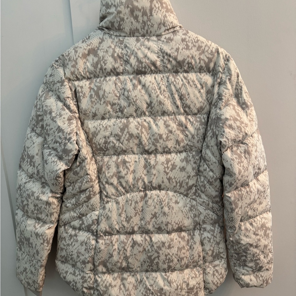 Athleta Women's Patterned Puffer Jacket - image 4